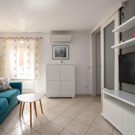 Degrassi Square Apartments (Adults Only) Vrsar Bagian luar foto