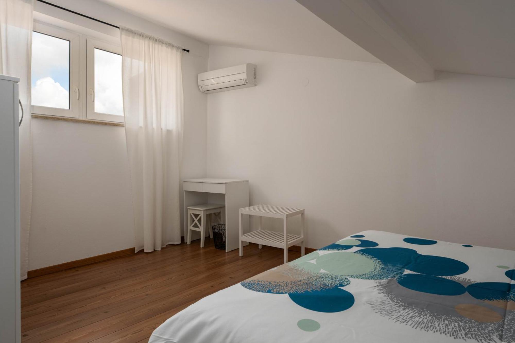 Degrassi Square Apartments (Adults Only) Vrsar Bagian luar foto